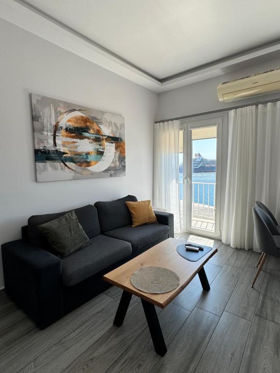 Welcome Home Syros Port Apartment