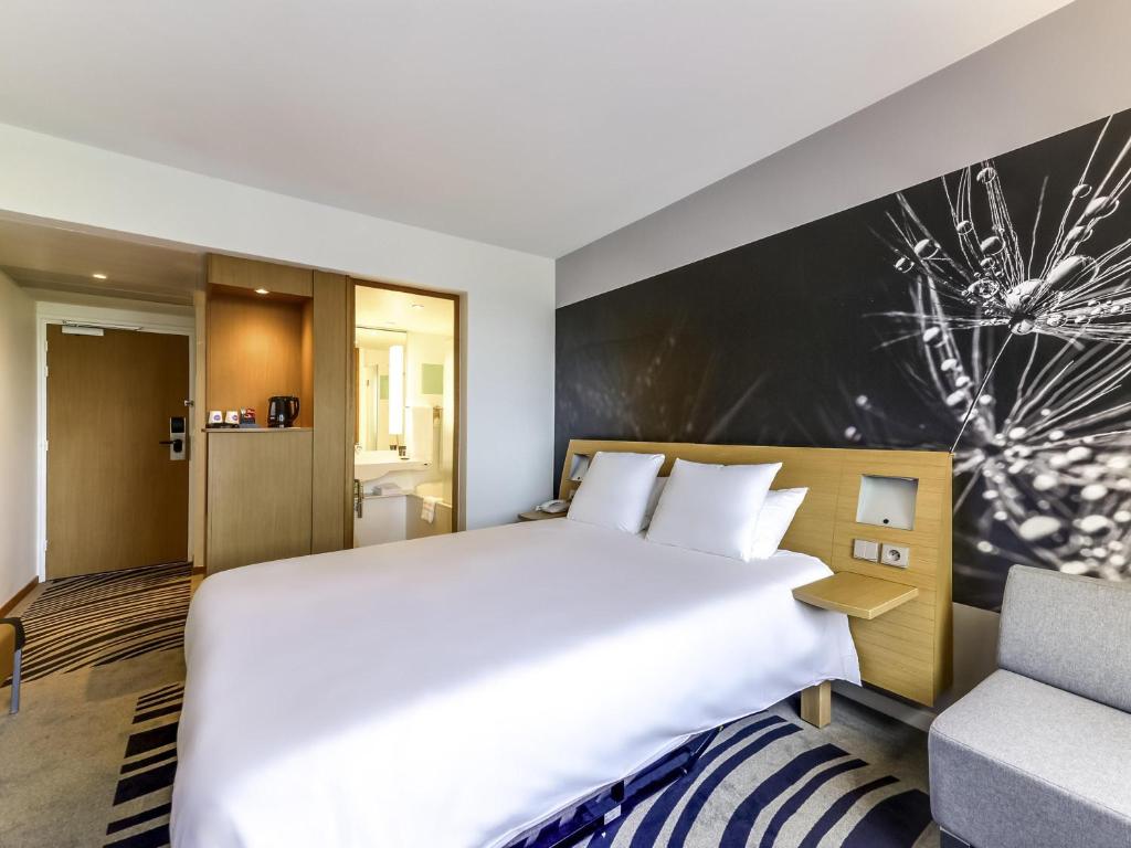 Novotel Massy Palaiseau - Classic Double Room With Sofa Bed