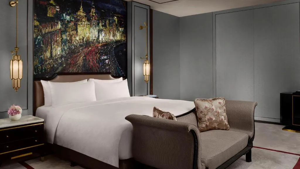 Shanghai Caroline Astor King Suite with Bund view