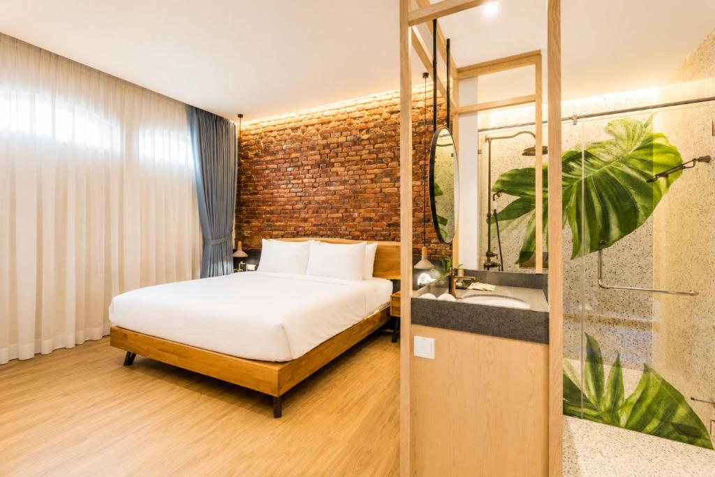 Tien Terrace Macalister - Irving King