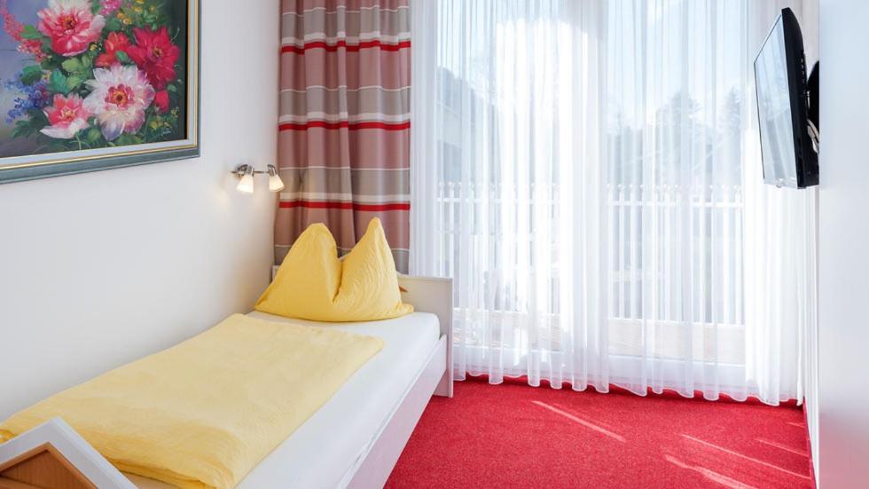 Pension Helios - Salle Familiale De Deux Chambres