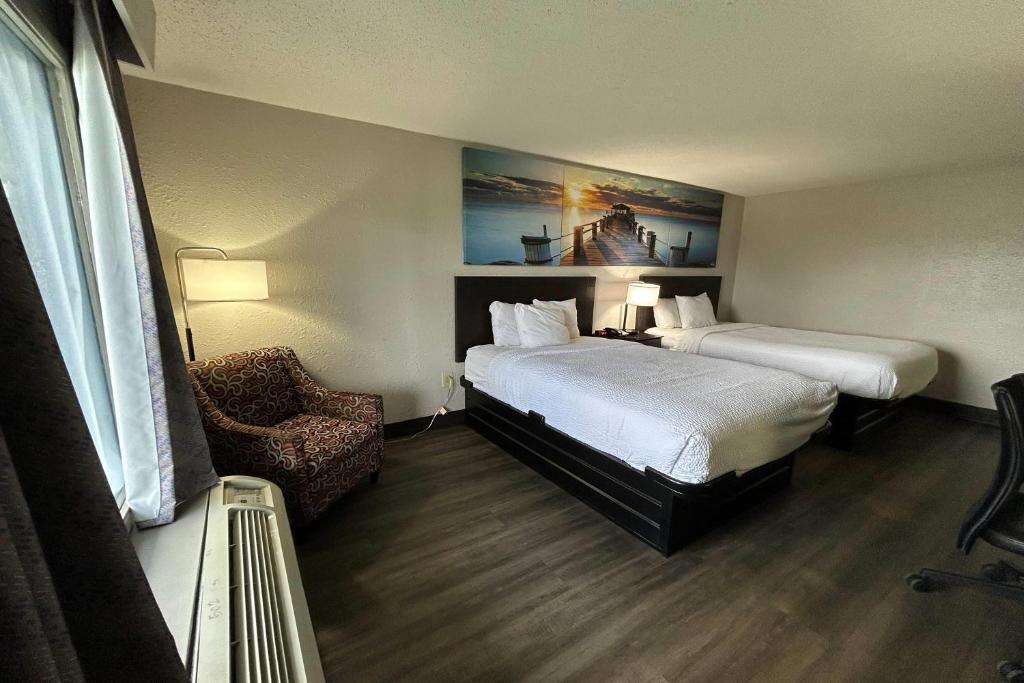 Days Inn by Wyndham Savannah Airport photo