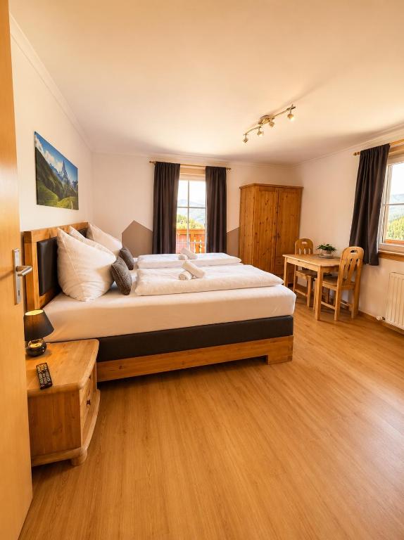 Frühstückspension Bachseitenhof - Standard Double Room With Mountain View
