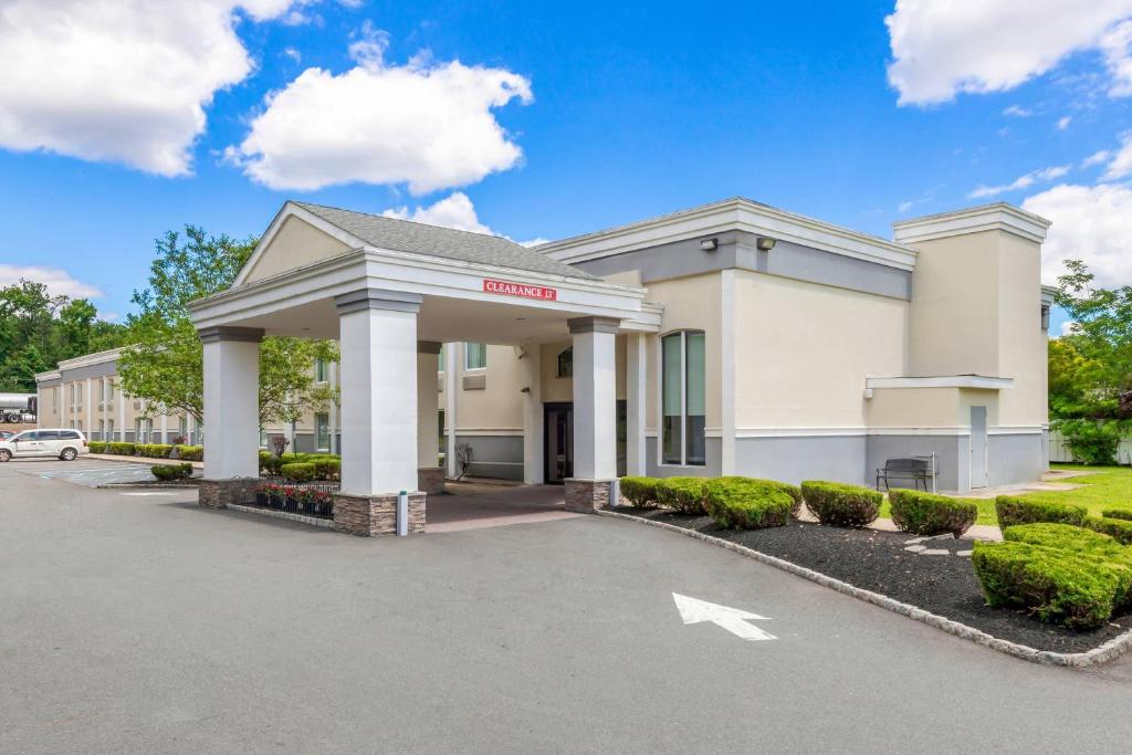 a rendering of a hotel building at Quality Inn Edison-New Brunswick in Edison