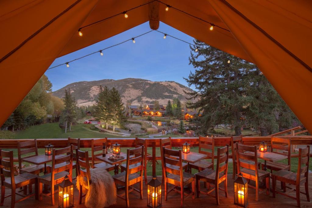 Rustic Inn Creekside photo