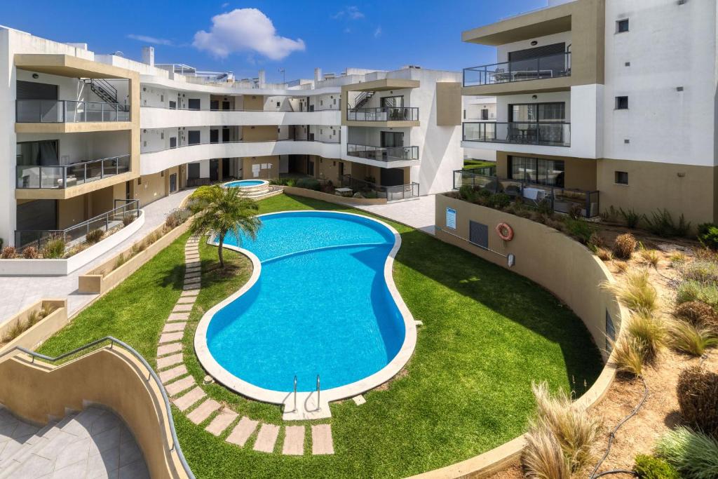 Alvor Poolside Bliss