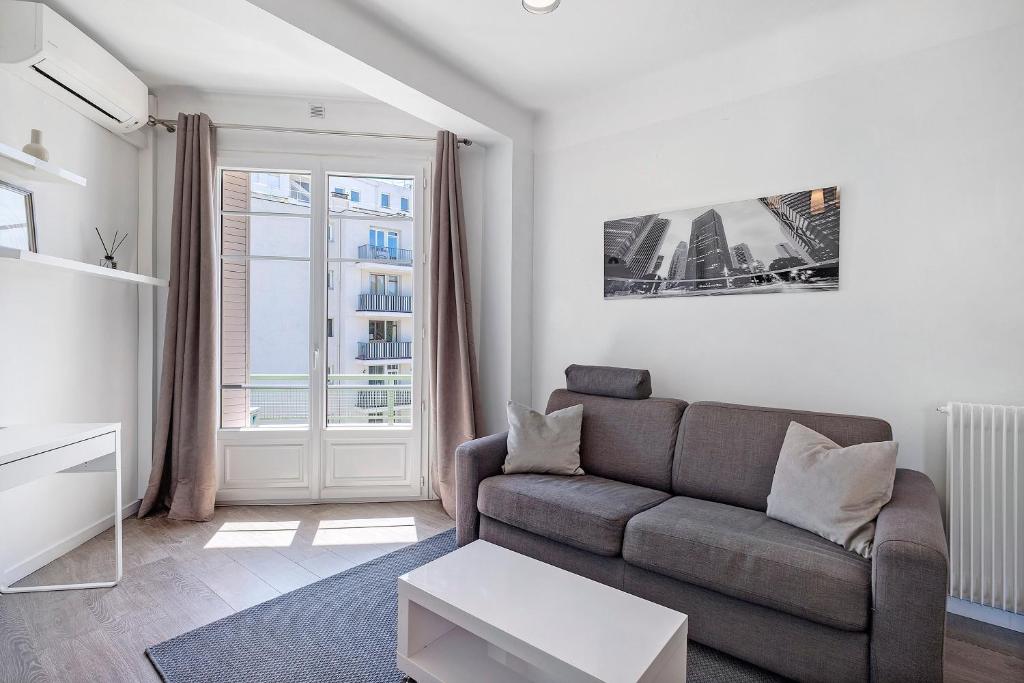 T2 Moderne Cannes