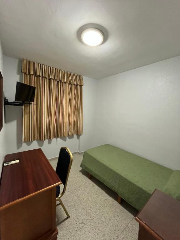Hostal Blumen - Single Room