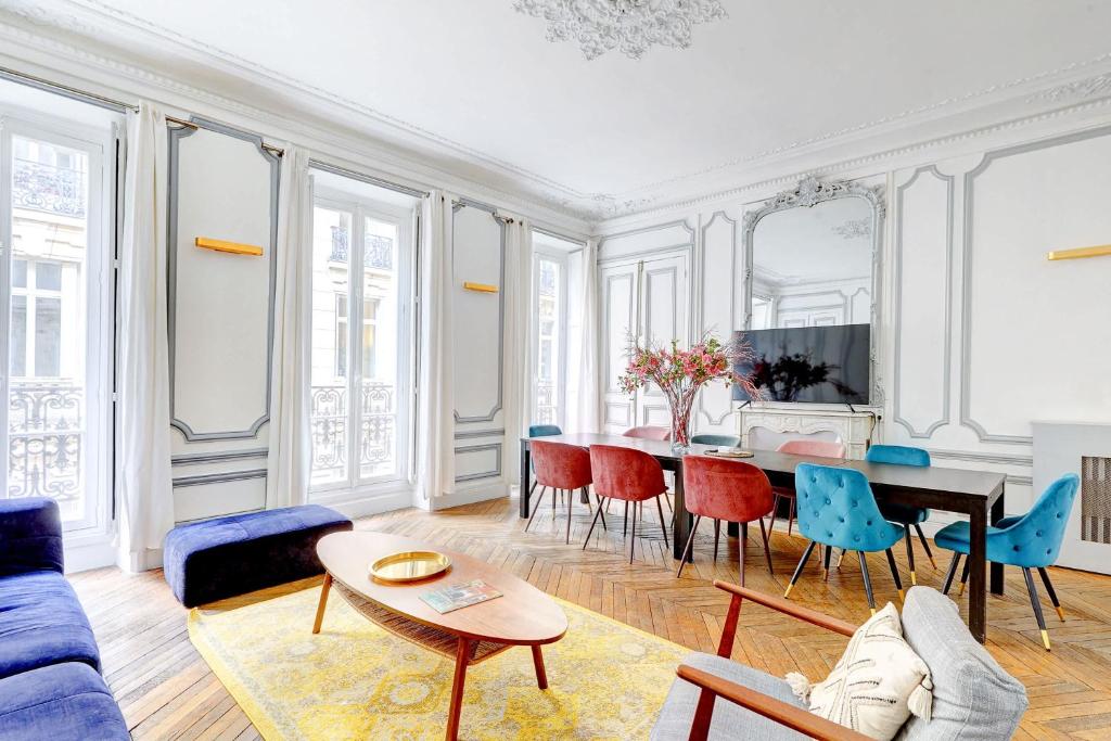 Luxueux appartement Parisien Avenue des Champs-Elysees