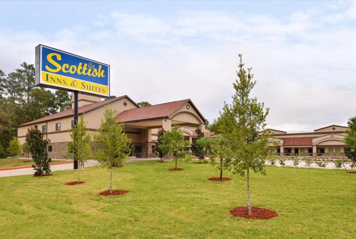 Zahrada ubytování Scottish Inn & Suites - Conroe