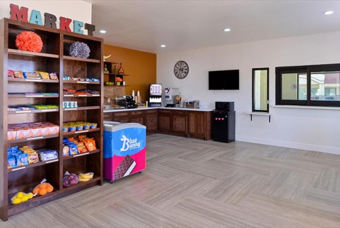 Kuchyň nebo kuchyňský kout v ubytování Scottish Inn & Suites - Conroe