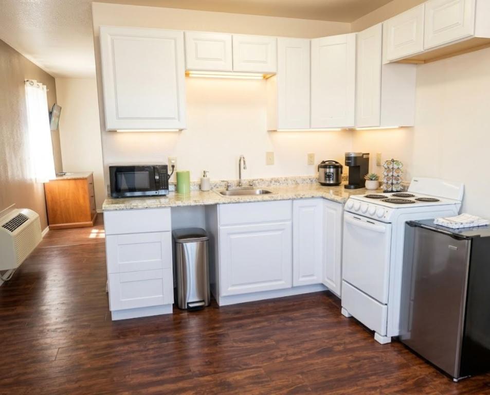 The Canyon Escape-Private Suite, Kitchen & 20 Mins to Grand Canyon South Rim-84A photo
