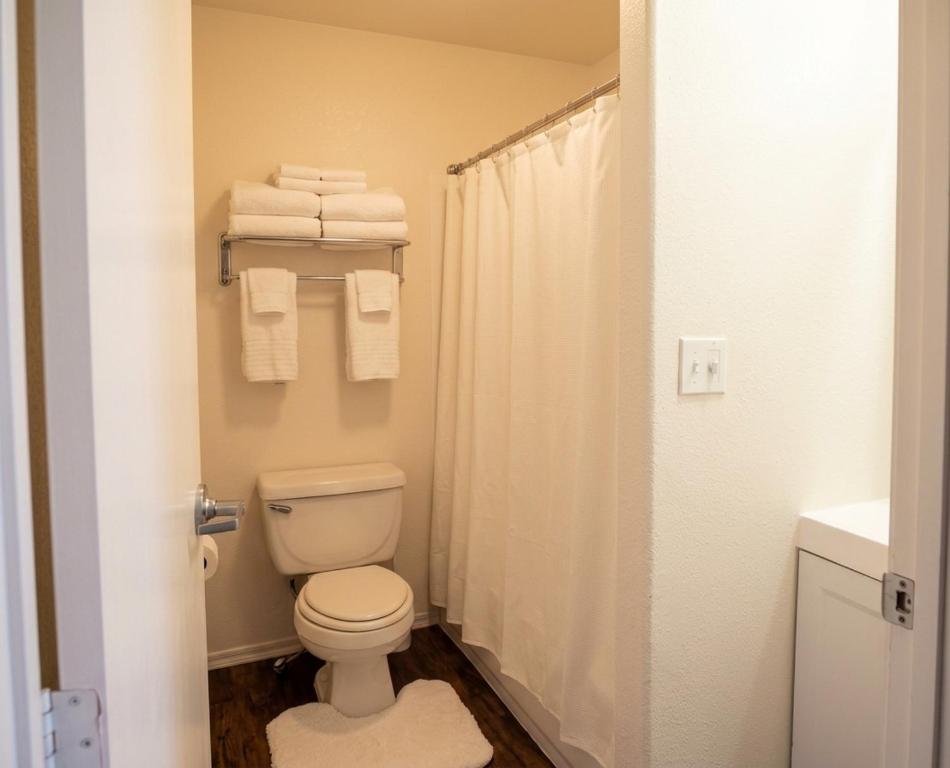 The Canyon Escape-Private Suite, Kitchen & 20 Mins to Grand Canyon South Rim-84A photo