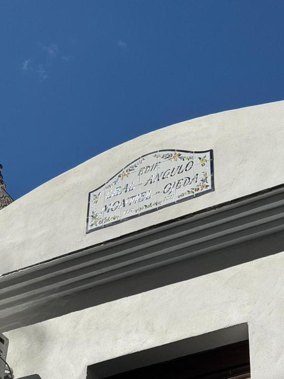 a sign on the side of a building at Kiriki rooms in Camas