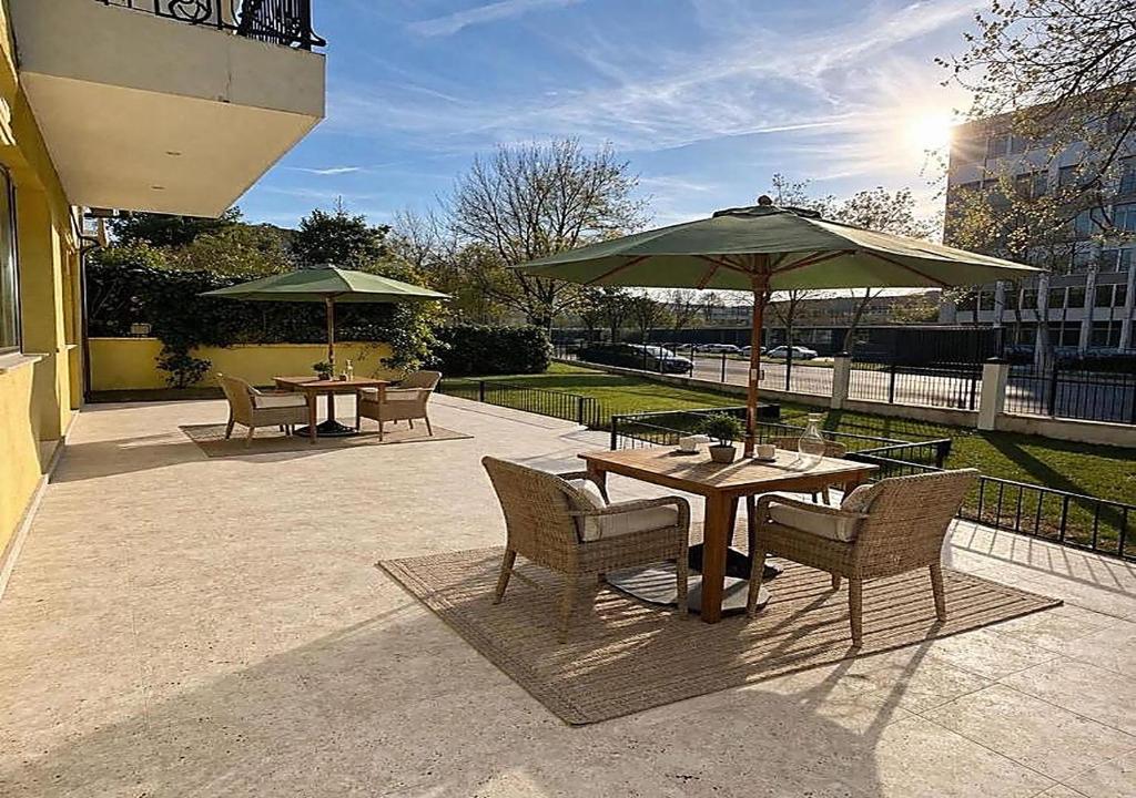 Clădirea în care este situat/ăhotelul