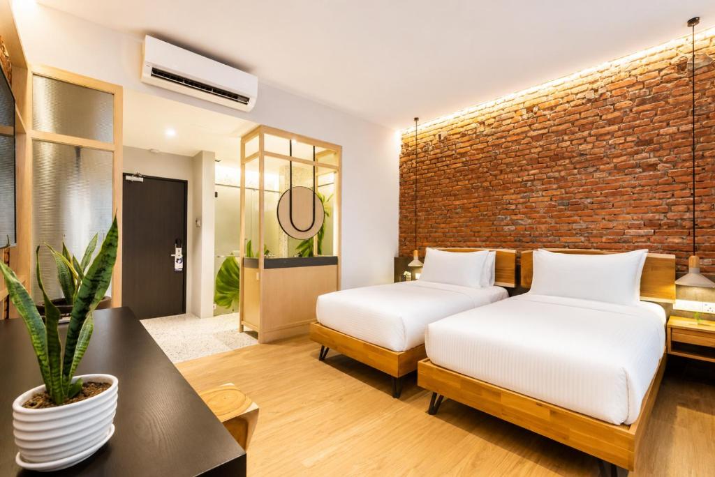 Tien Terrace Macalister - Irving Gemello