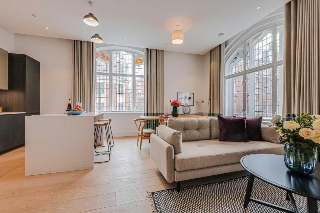 Westminster Apartments by DMONTRIO photo
