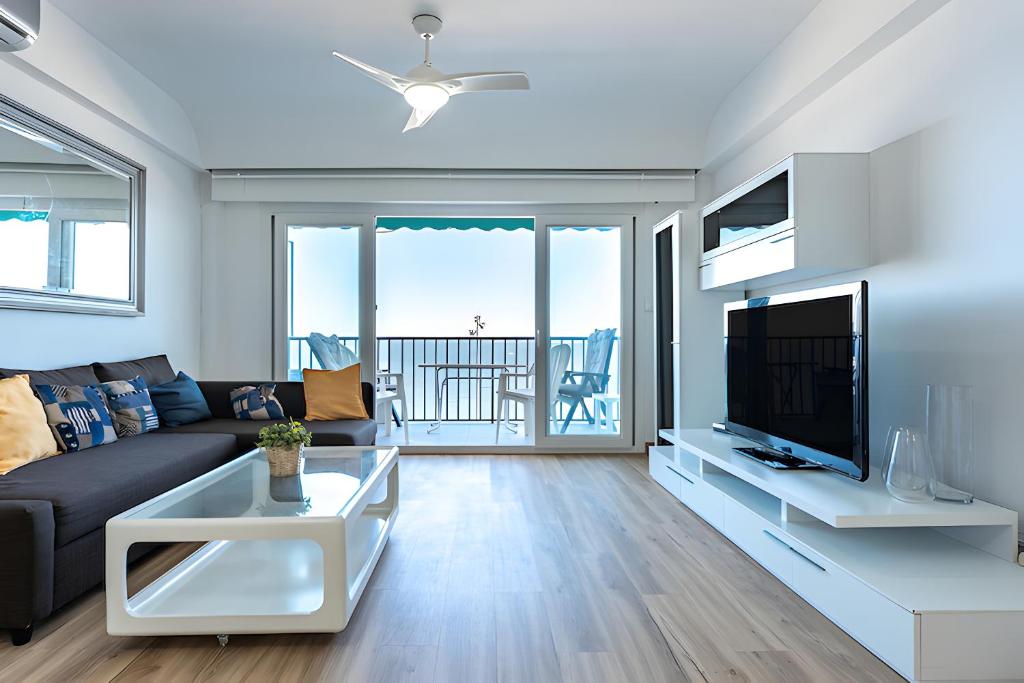 Fuengirola Front Beach, by Homing U