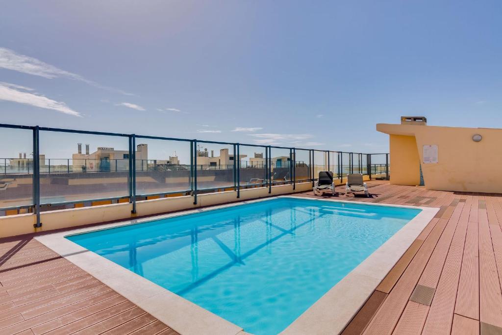 Modern 1Bdr Flat with Pool in Marina by Lovelystay
