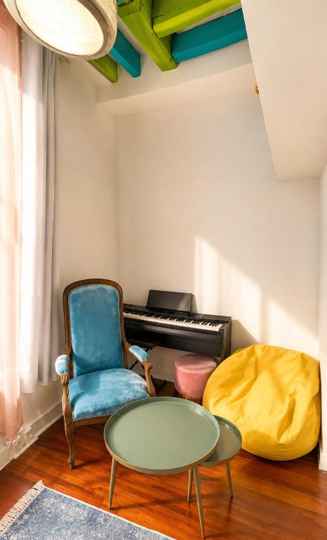 Joli studio, rue calme, prêt de Notre Dame de Paris