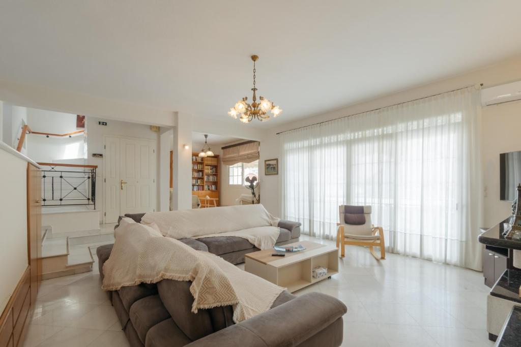 Μια τηλεόραση ή/και κέντρο ψυχαγωγίας στο Thassos House