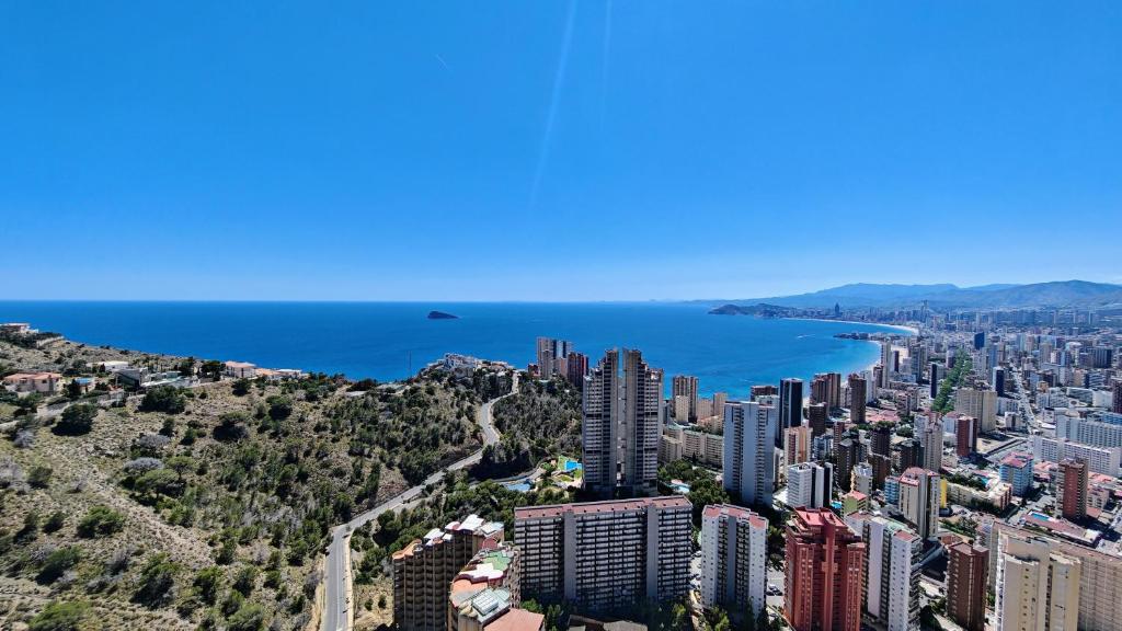 Sky High apartment on the 38th floor - Sea views - Hizvo