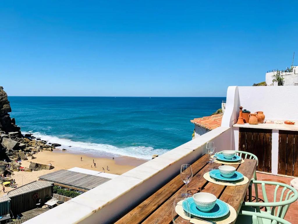 Azenhas do Mar Beach House