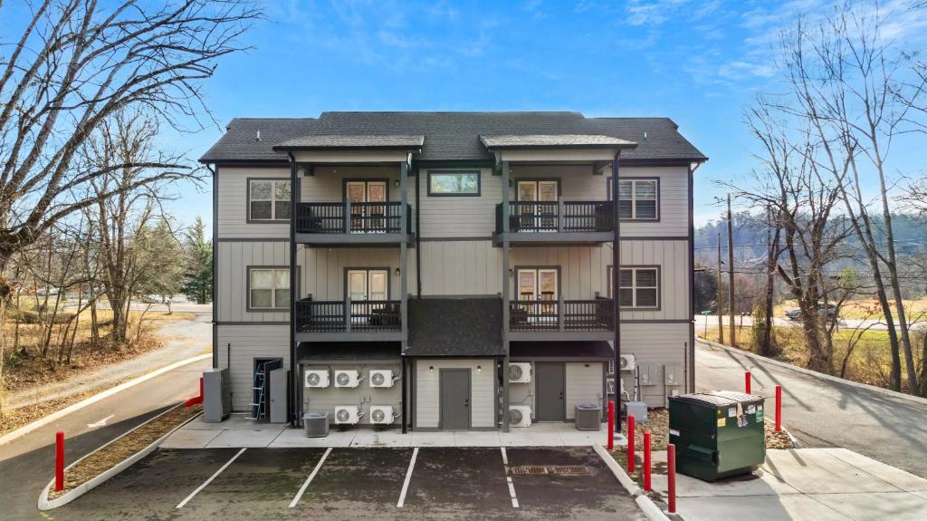an apartment building on the side of a road at #7 Studio Town Place 2 in Sevierville
