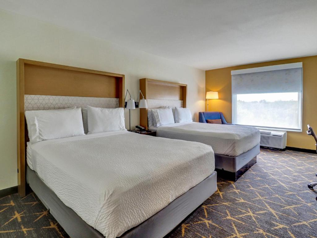Holiday Inn - Piscataway - Somerset by IHG - Standaard Queen Kamer Met Twee Queen Bedden En Uitzicht Op De Binnenplaats