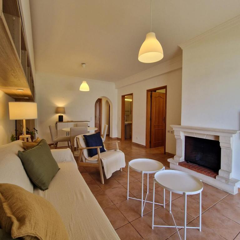 Vilamoura Apartment with 2 Pools, Terrace & AC
