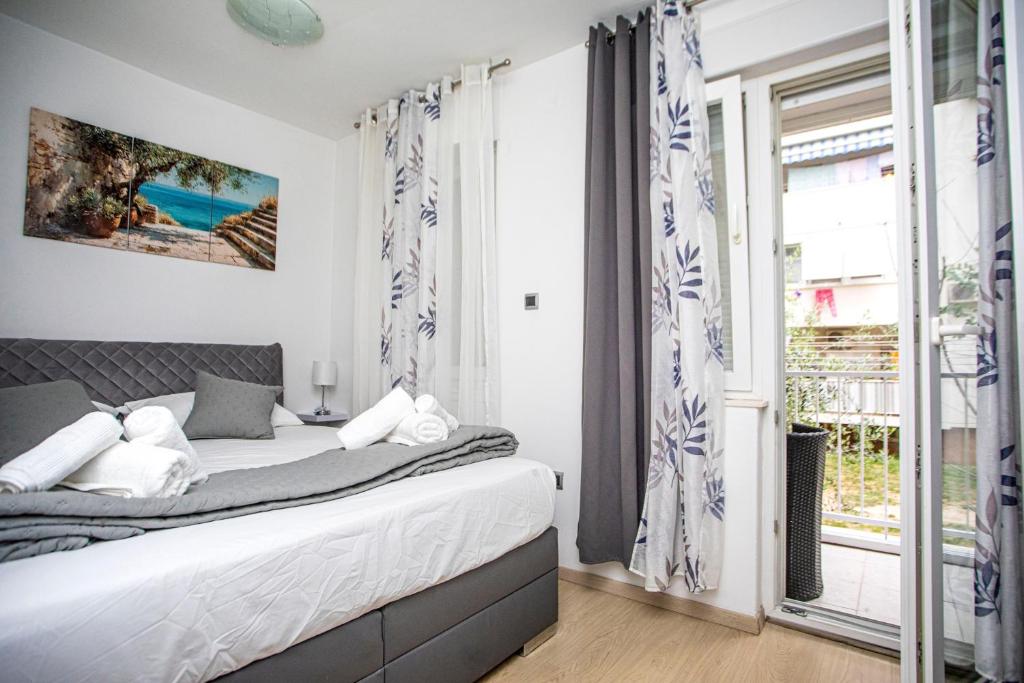 Apartments with WiFi Split - 25991