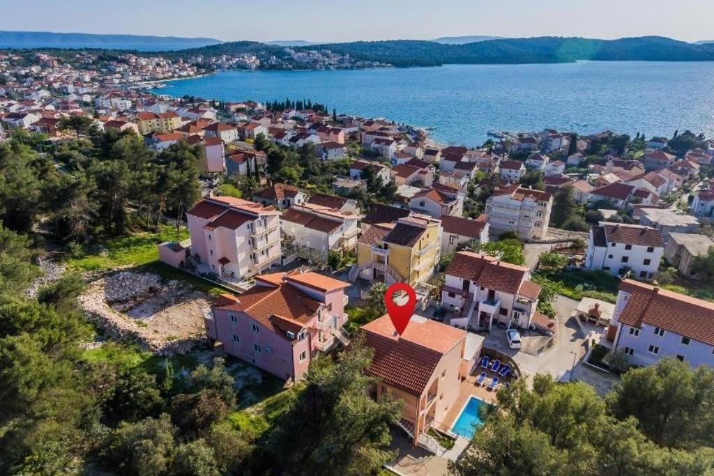 Family friendly house with a swimming pool Okrug Gornji, Ciovo - 26023