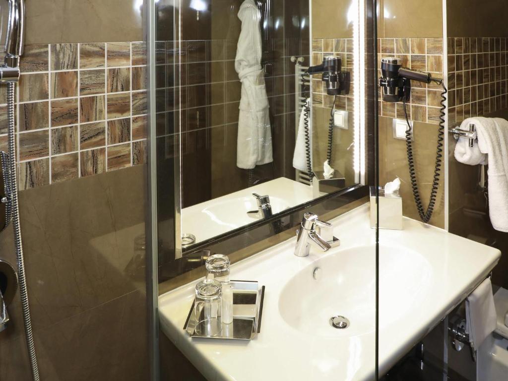 Movenpick hotel Sarajevo - Deluxe King Or Twin Room With Sofa