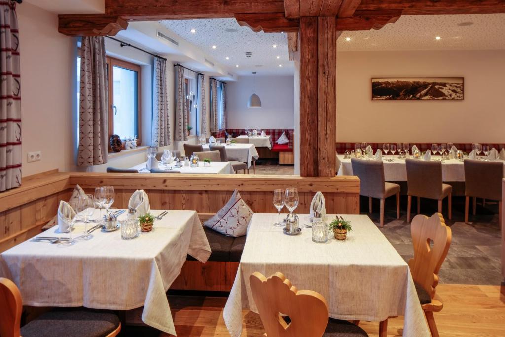Restaurace v ubytování Hotel Alpina