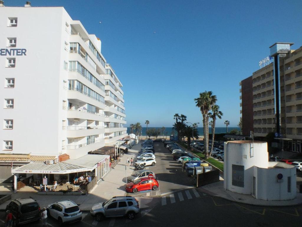 Appartement cosy à 50m de la plage avec climatisation et TV, 2/4 personnes