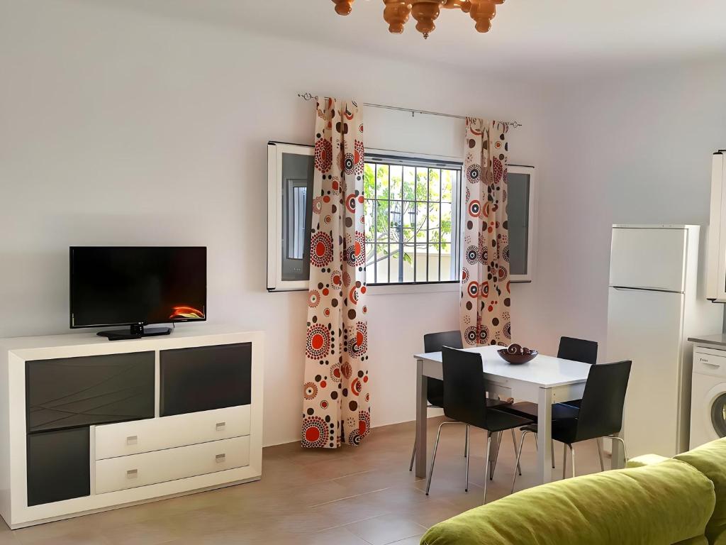 Casa con jardin privado y zona de barbacoa