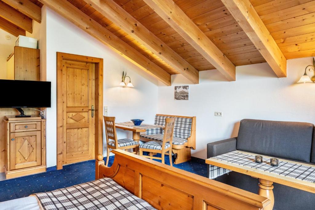 Gästehaus Tanneck mit Hallenbad - 带露台的一室公寓