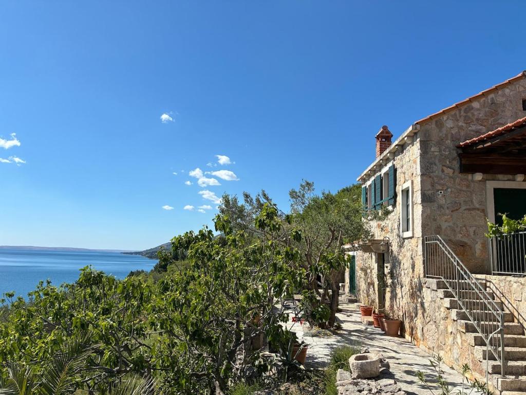 Private Stone House - Sea View - Peaceful Stay