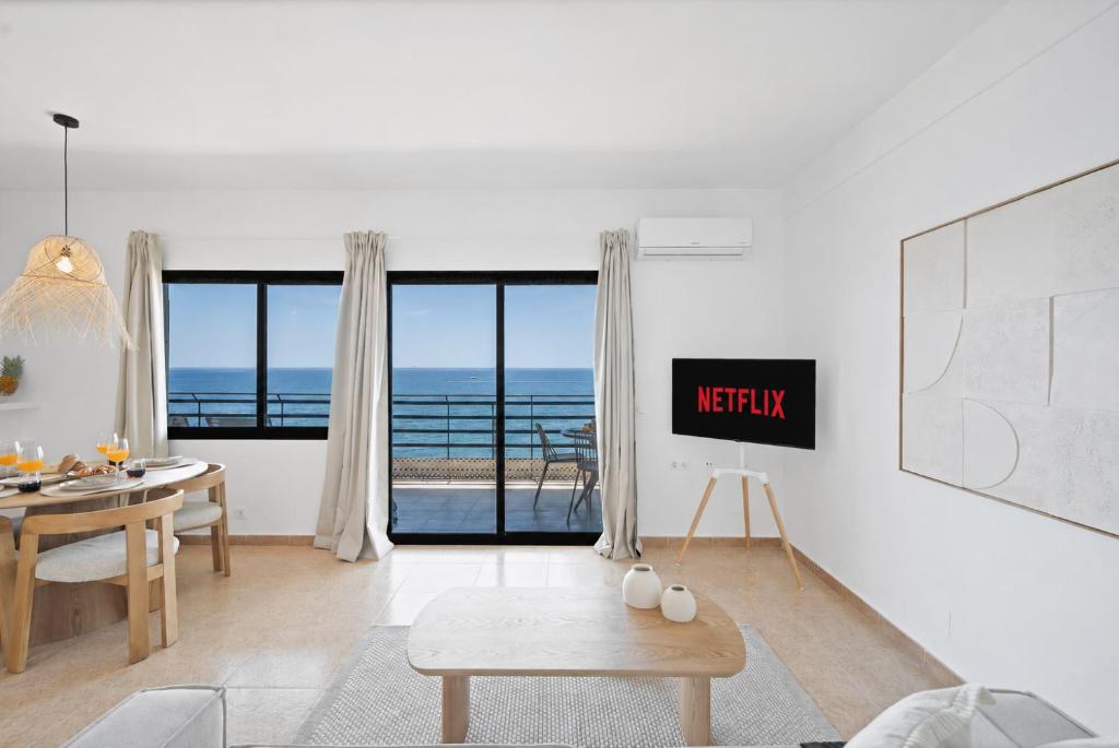 Mediterraneo Beachfront Suite 6 - Marbella Center