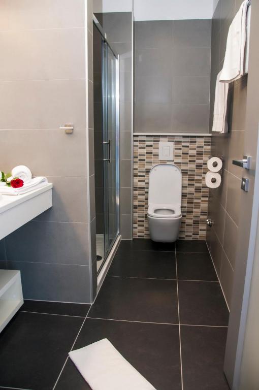 Whitehouse Apartments - 17