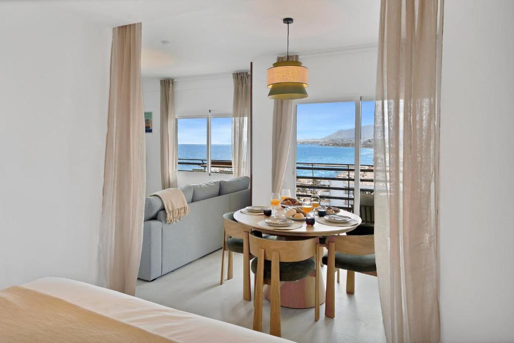Mediterraneo Beachfront Suite 12 - Marbella Center
