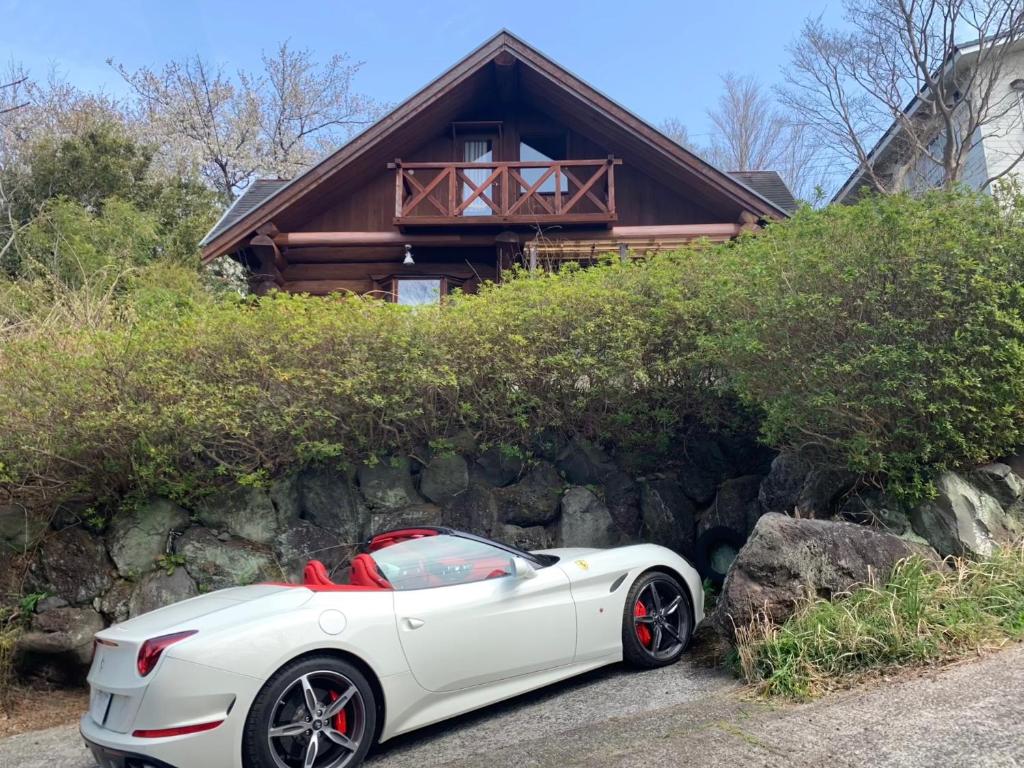 湖畔の森 ウッドペッカー AWA Resort
