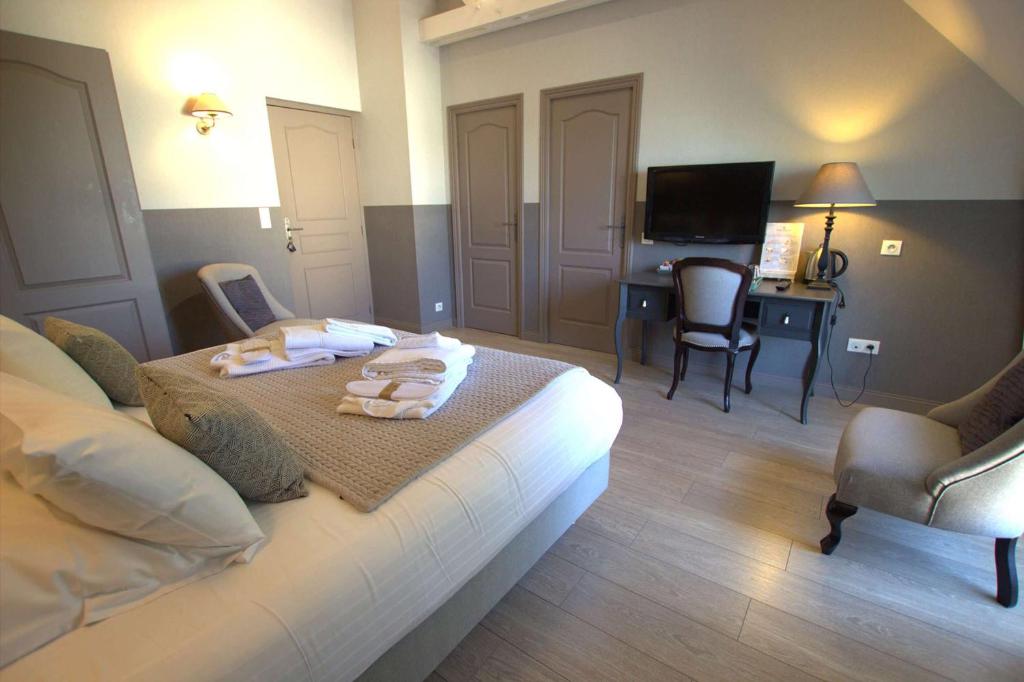 Au Pré Carré - Deluxe Triple Room