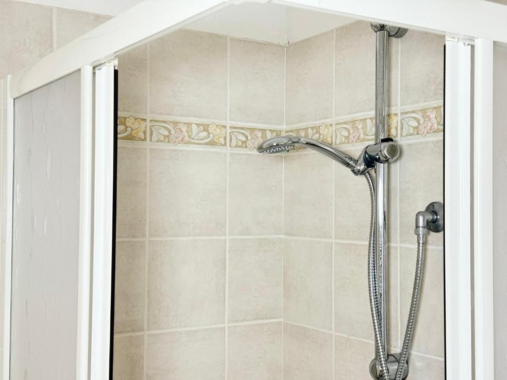 M456 - Marcelli, comodo trilocale in residence con piscina
