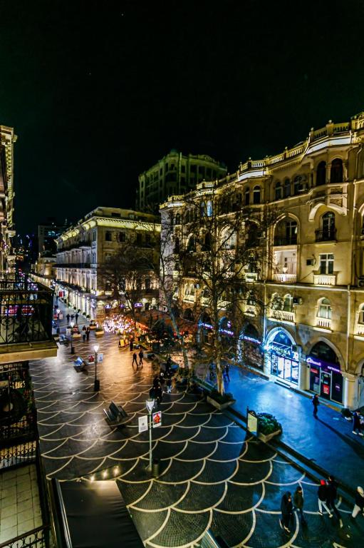 Apartment TROİ در باکو