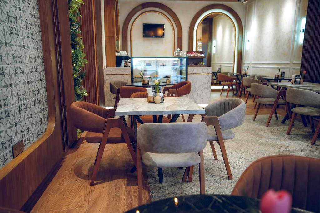 Momentum Hotel Baku در باکو