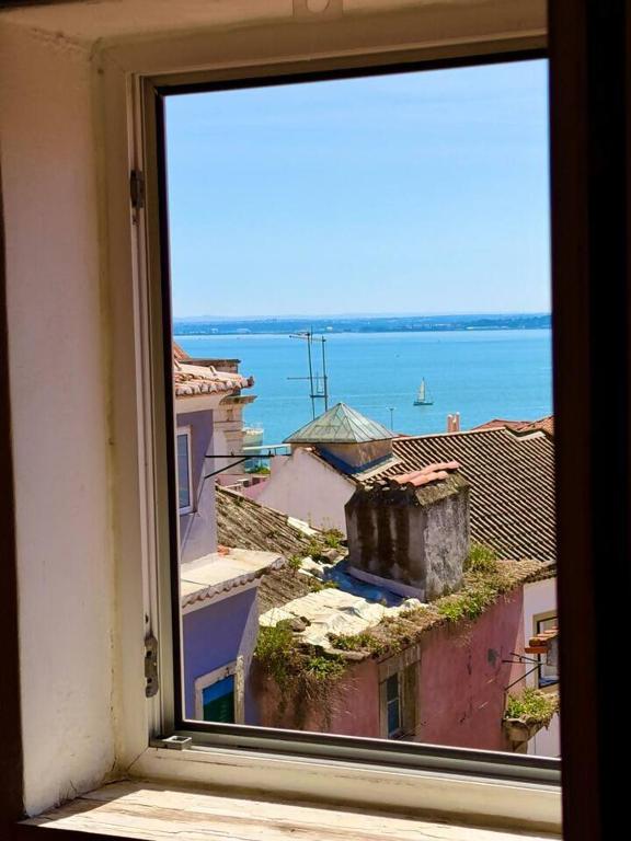 LisboAlfama 3. Amazing river view!