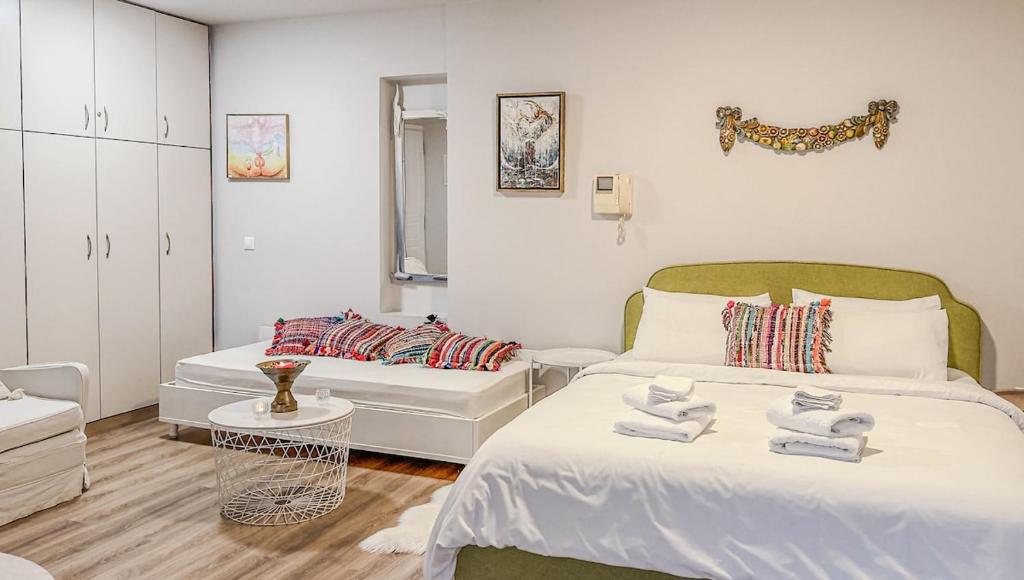 Cozy, Day-light Studio by The Mall