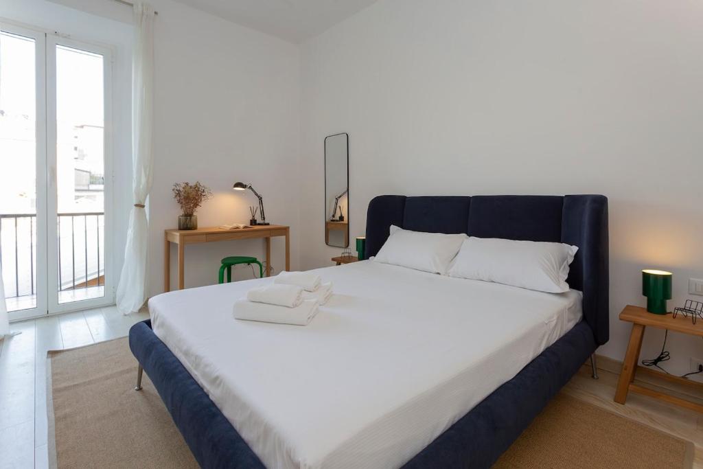 Xenia Milano - 3 rooms apt in Via Tortona 26