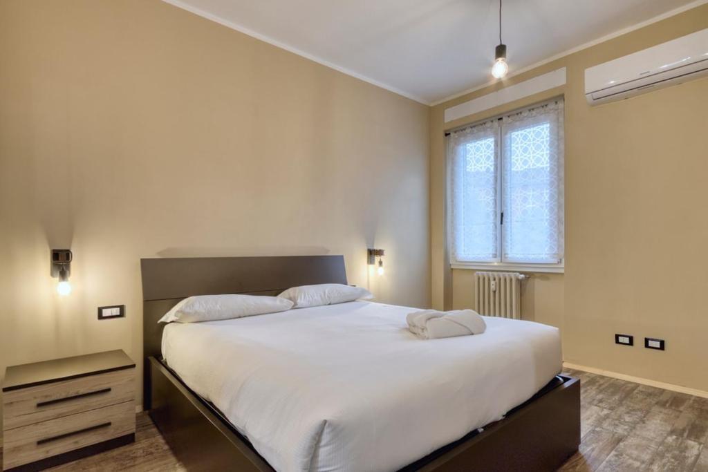 Xenia Milan - 2 room apartment in Viale Ungheria 17-2